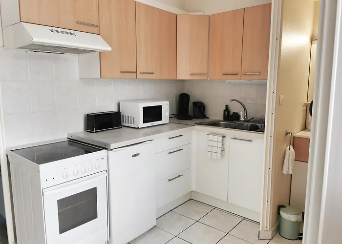 Amiral D'aboville 아파트